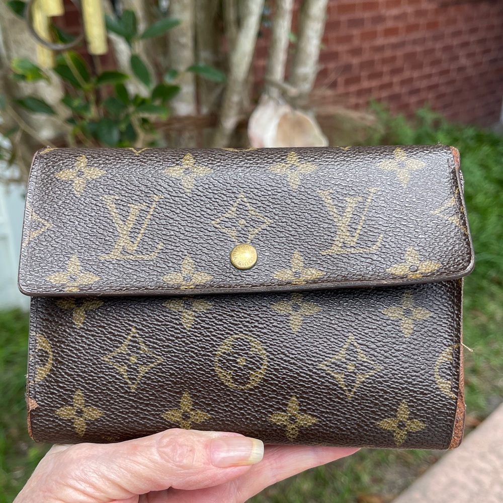AUTHENTIC LOUIS VUITTON MONOGRAM PORTE TRESOR ETUI PAPIER WALLET - Picture 3 of 14